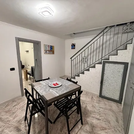 Apartamento Di Napoli's Nápoles