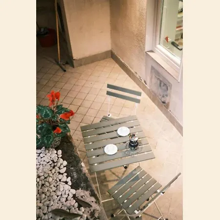 Apartman Nespolino, Casetta In Centro Storico Al Piano Terra Con Piccolo Spazio Esterno Privato Nápoly