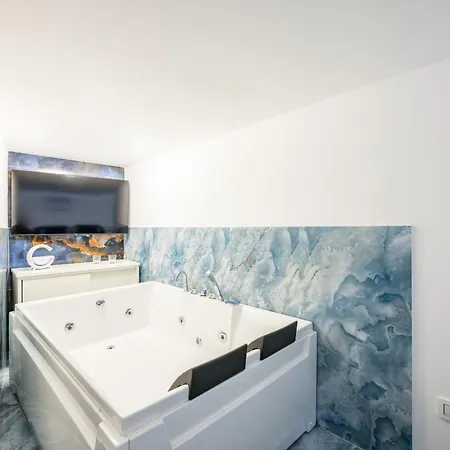Mergellina Sea Studio With Jacuzzi By Wonderful Italy