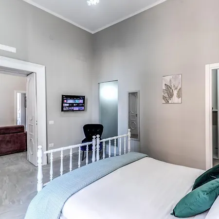 Due Porte A Toledo Apartment Naples