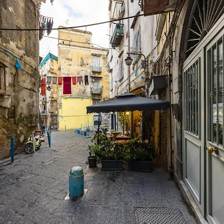 A Due Passi - Spagnoli * Napoli