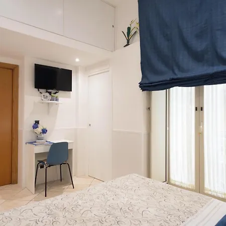 Apartment Domus Cirillo13 Naples