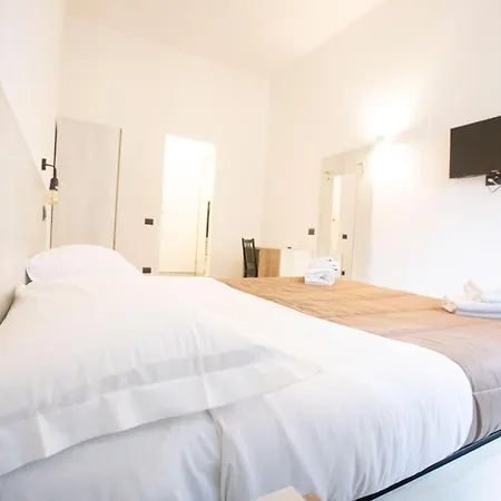Hall In Center Bed & Breakfast *