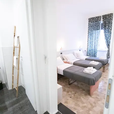 Hall In Center Bed & Breakfast *