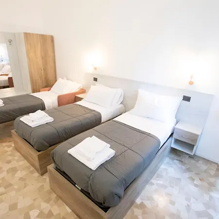 Hall In Center * Napoli