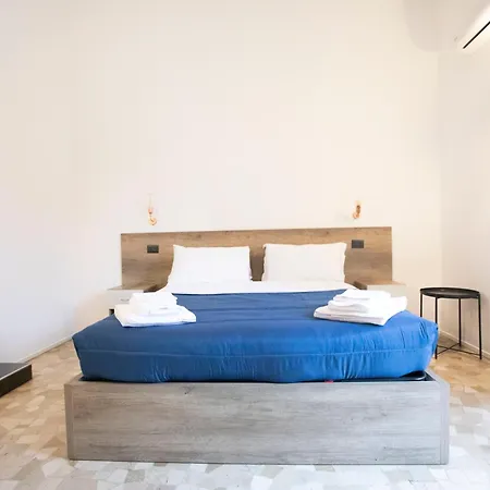 Hall In Center Bed & Breakfast *