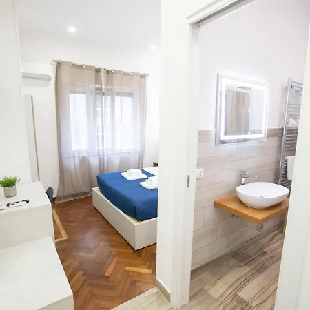 Hall In 2*