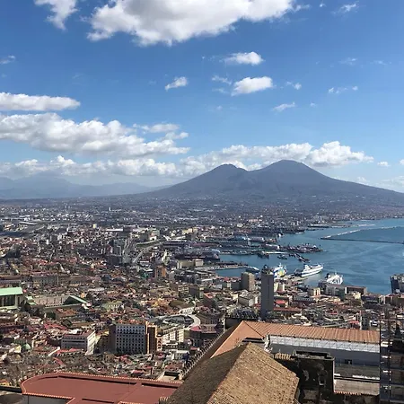 Piazza Bovio 22 3* Napoli