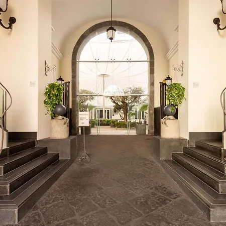 Palazzo Caracciolo 4* Неаполь