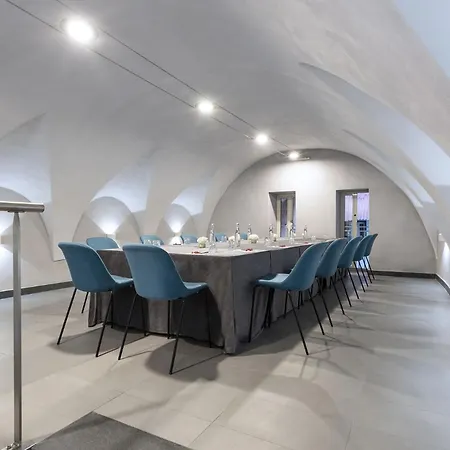 Palazzo Caracciolo Отель 4*