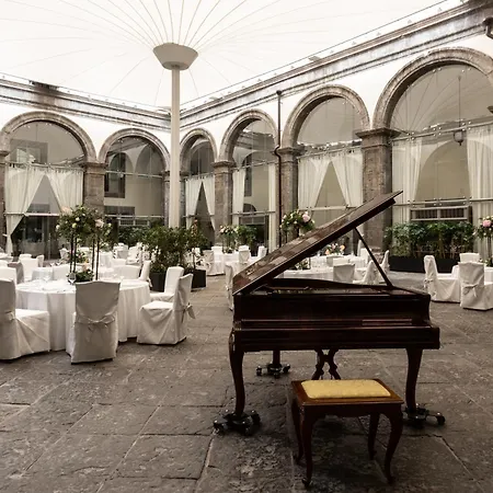 Palazzo Caracciolo Отель