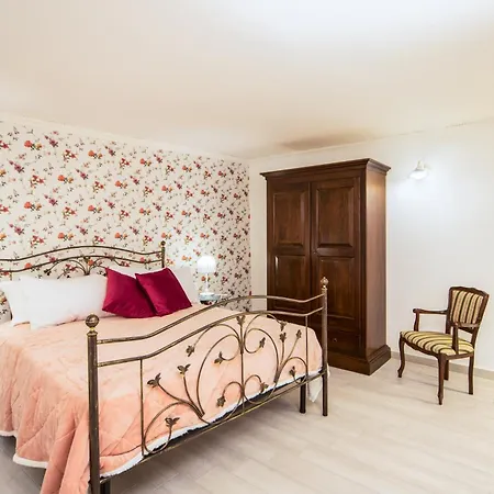 Apartament La Casa Di Assunta Historical Centre Neapol