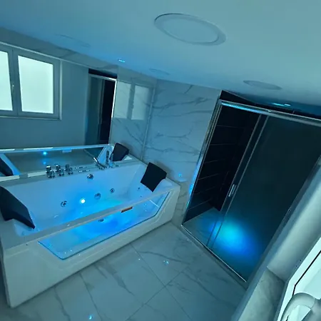 Luigi Luxury Naples