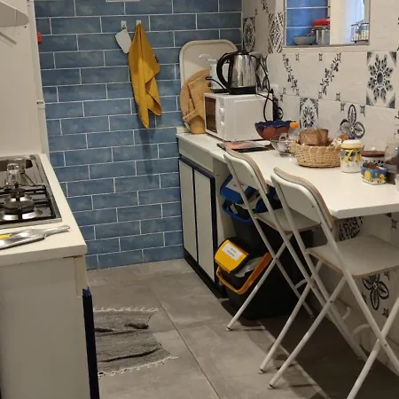Apartment La Casa Del Nespolo, 2 Terrazzi E 2 Bagni In Centro