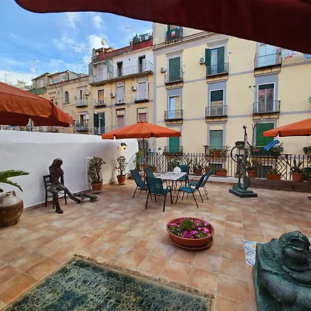 The Spanish Palace, Suites, Rooms, & Terraces Bed & Breakfast