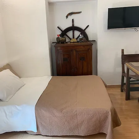 La Tana Dei Pirati Naples
