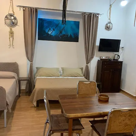 La Tana Dei Pirati Apartment Naples