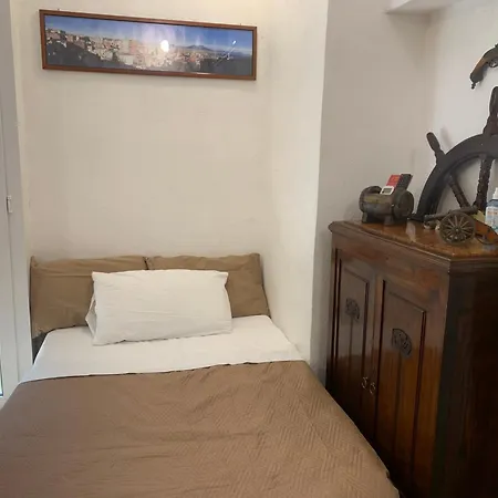 La Tana Dei Pirati Naples