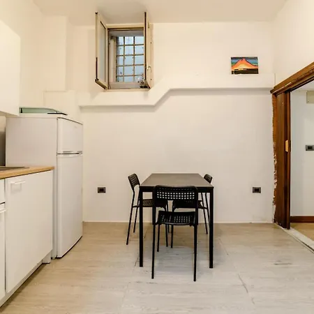 Guest house Inside Chiaia 2*