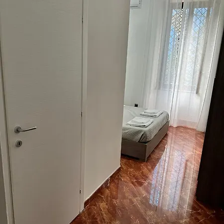 La Tela Di Elena Naples