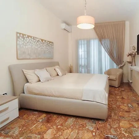 Stanzione 11 - Charming Flat In The Heart Of Vomero Appartement *