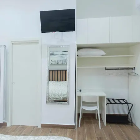 Vomero House 2*