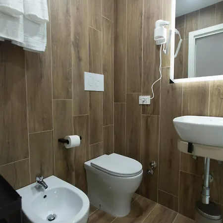 Vomero House 2*