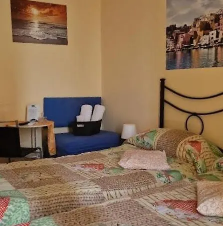 Station Bed & Breakfast Neapol