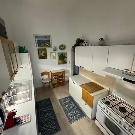 Interno 12 * Naples