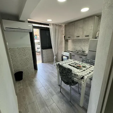 Apartment House Montesanto *