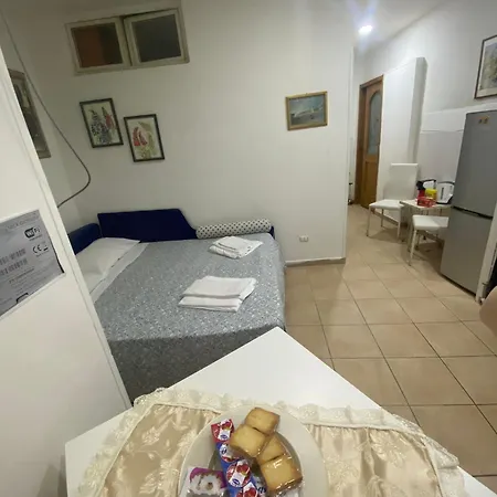 Casa Mari' Centro Storico Vicino Caracciolo * Naples