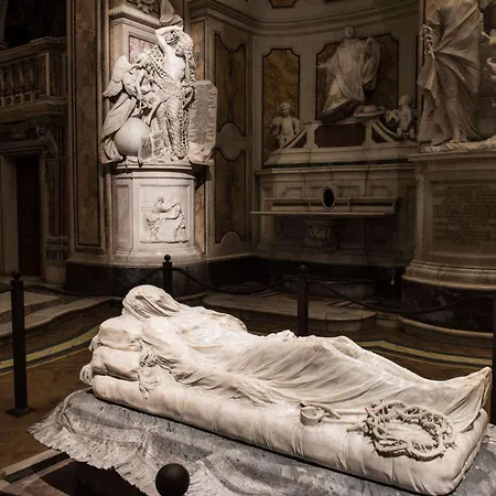 Tecla Naples