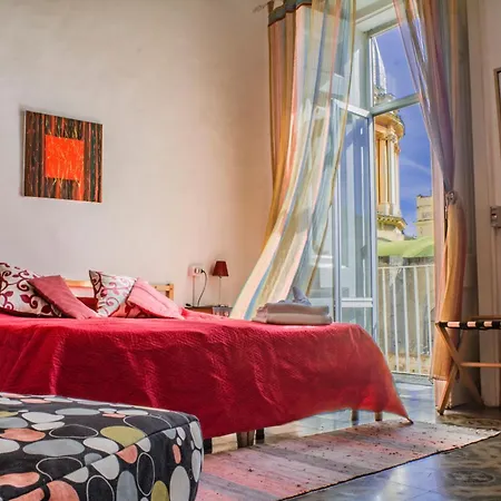 Tecla Naples
