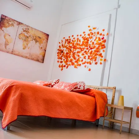 Tecla Naples