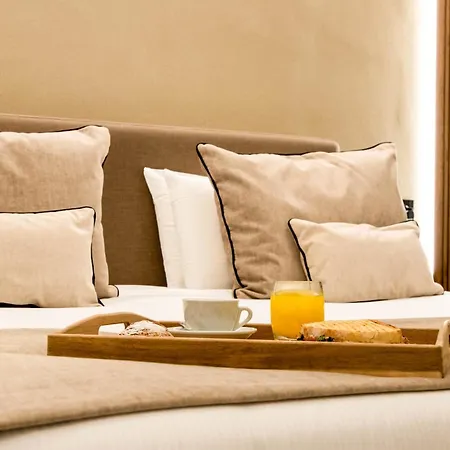 Hotel Mamalu - And *
