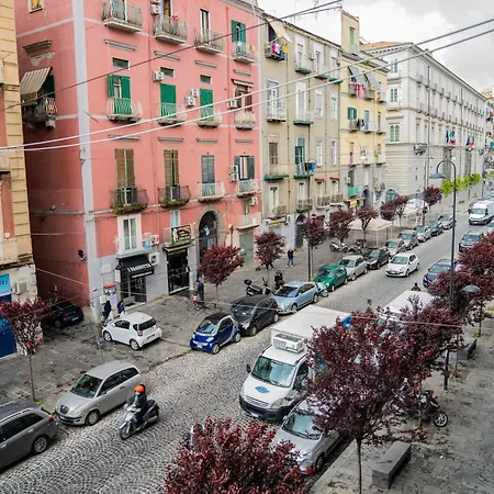 Domus Ugo * Naples