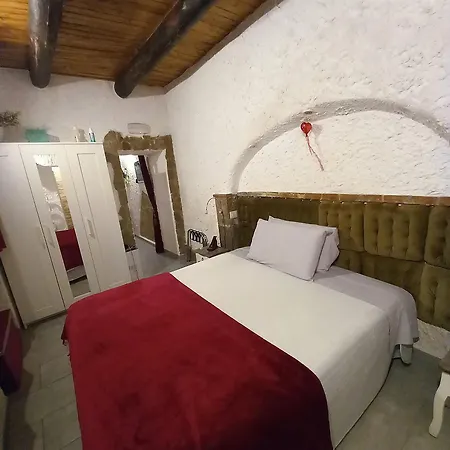 La Grotta Holiday home *