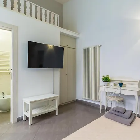 Relax Rooms-vicino Lungomare- *
