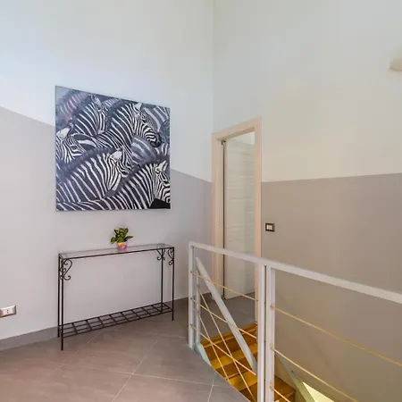 Relax Rooms-vicino Lungomare- Napoli