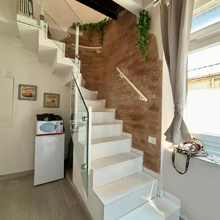 Casa Donna Francy Center * Naples