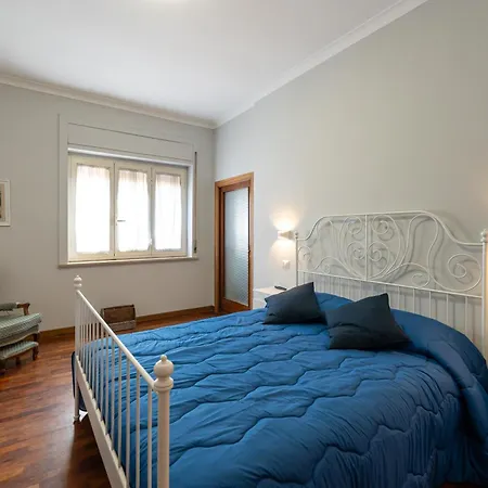 Donna Giovannina Apartment Naples