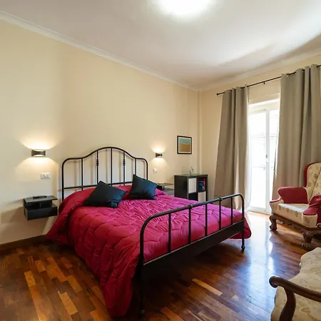 Donna Giovannina Apartment Naples