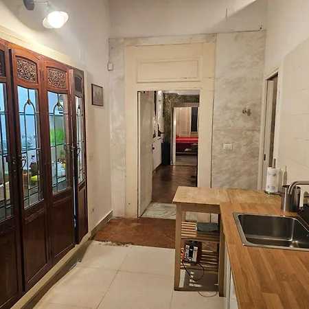 The Spanish Palace, Suites, Rooms, & Terraces Bed & Breakfast