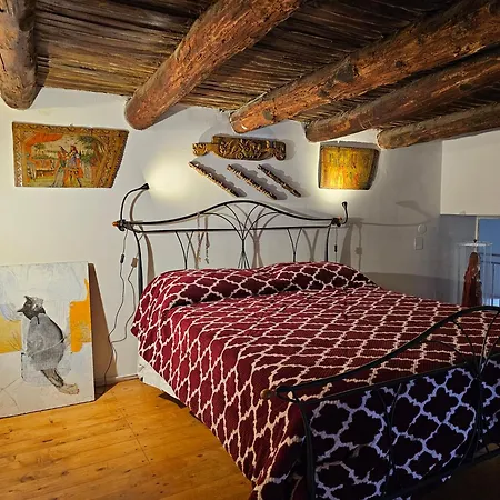 The Spanish Palace, Suites, Rooms, & Terraces Bed & Breakfast