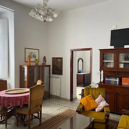 Historical Maison Des Artistes In Aristocratic Xvi Century Palace Apartment *