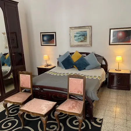 Apartment Historical Maison Des Artistes In Aristocratic Xvi Century Palace Naples