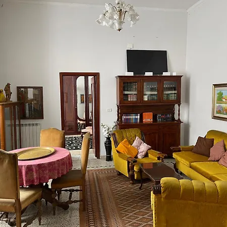 Apartment Historical Maison Des Artistes In Aristocratic Xvi Century Palace