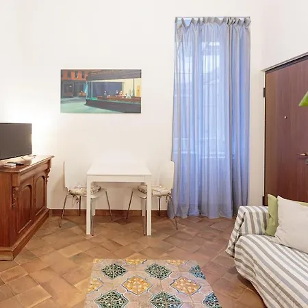 La Calmezza Mini Al Centro Storico Apartment *