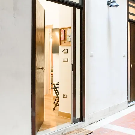 Nea Domus Santa Monica Naples