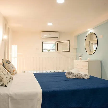 Partenope Dorata Apartment *